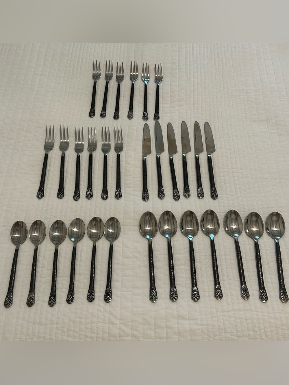 GS Gourmet 6 Settings Avalon Barcelona Hammered 30 Piece